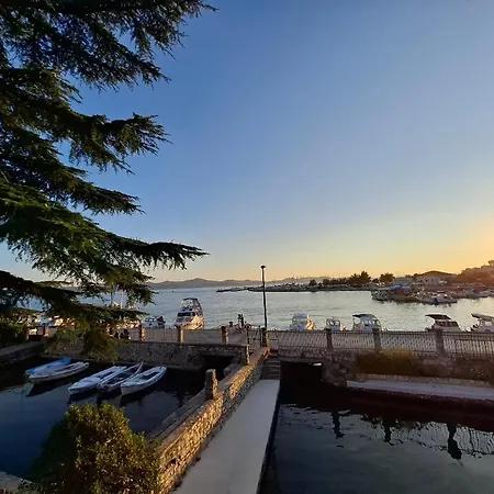 Sunset Cove Apartment