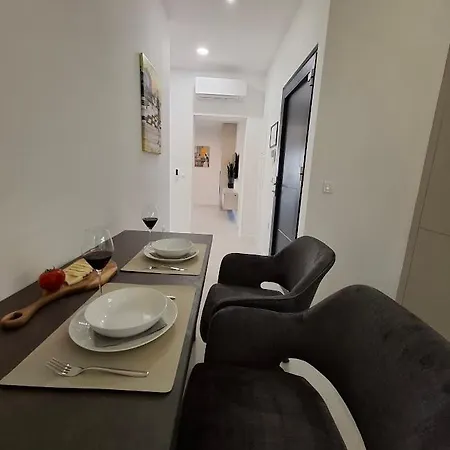 Sunset Cove Apartment *